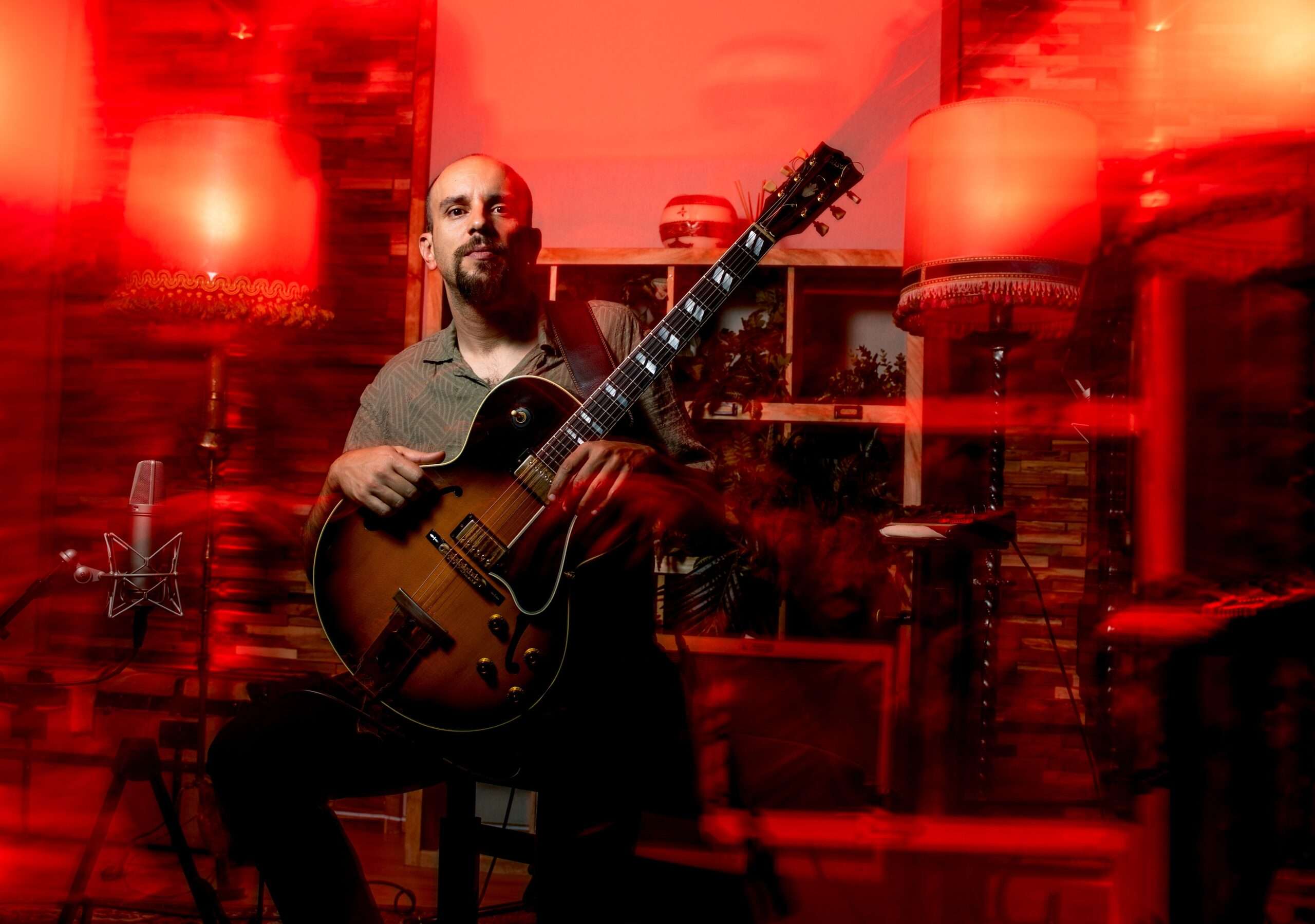 Víctor Antón| Guitarrista, compositor y docente